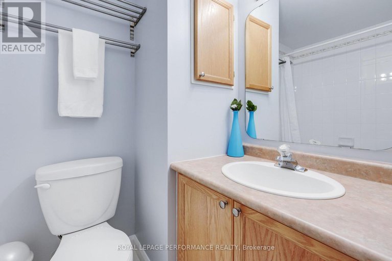 28567960/9-maple-park-private/upper-hunt-club/ottawa/ontario/K1T4A6_30
