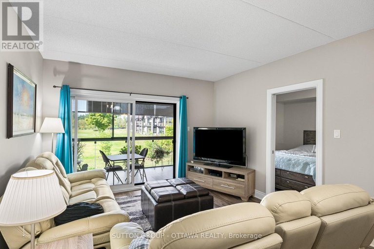 28851204/165-302-masters-lane/town-of-rockland/clarence-rockland/ontario/K4K0L3_25