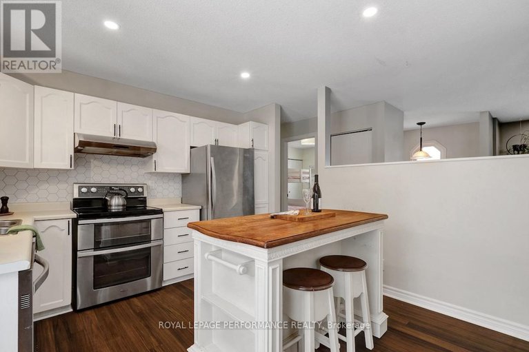 29180735/552-loucks-drive/village-of-russell/russell/ontario/K4R1B6_13