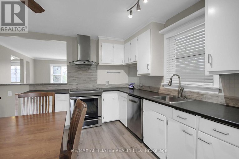 28736699/312-mountbatten-avenue/alta-vistafaircrest-heights/ottawa/ontario/K1H5W3_9