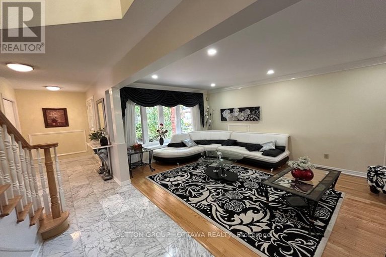 28486818/32-cellini-court-w/hunt-club-park/ottawa/ontario/K1G5K3_7