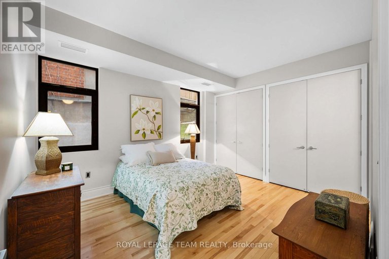 29563752/202-260-besserer-street/sandy-hill/ottawa/ontario/K1N1J3_22