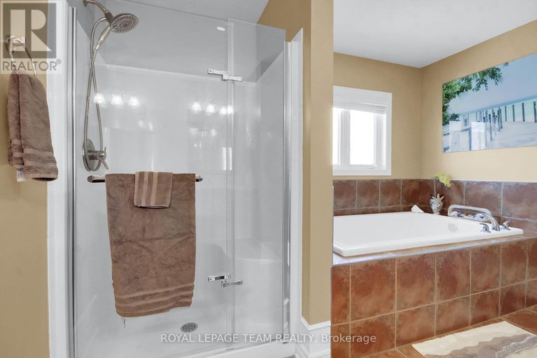 29629034/214-davy-street/bridlewood/ottawa/ontario/K2M0H6_24