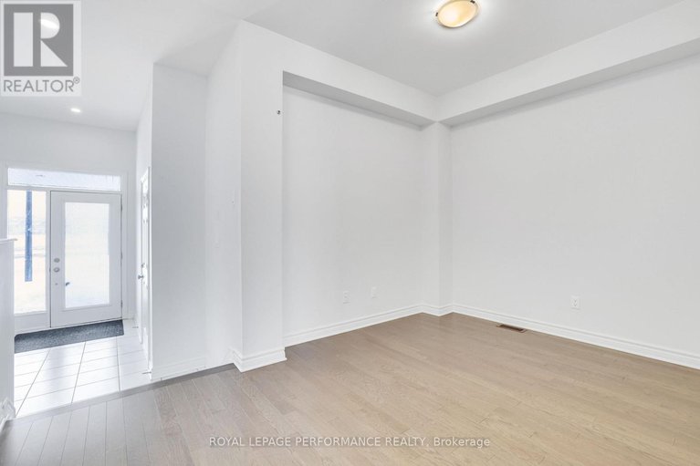 29228458/669-cordelette-circle-e/mer-bleuebradley-estatesanderson-park/ottawa/ontario/K1W0P2_7