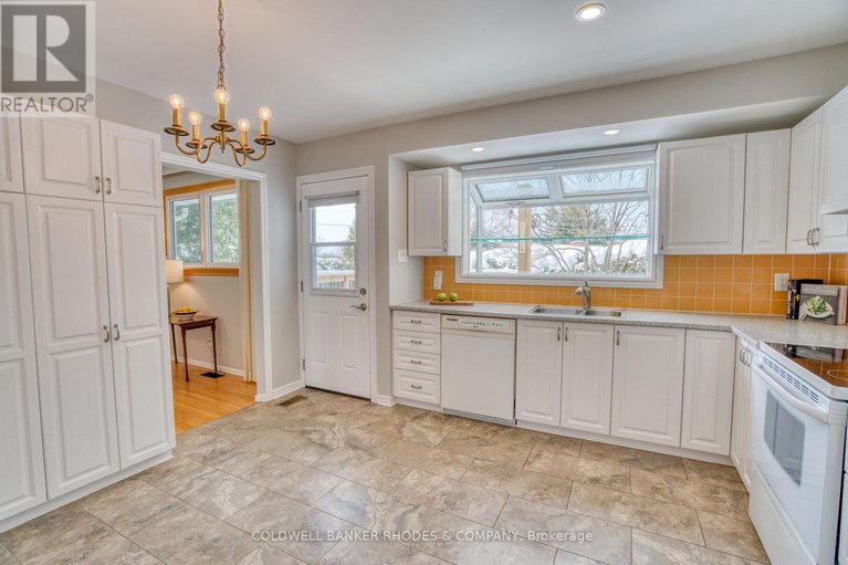 29414464/1858-sharel-drive/urbandale-acres/ottawa/ontario/K1H6W4_13