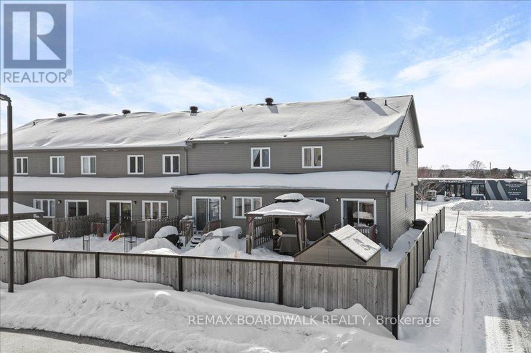 29414460/2424-marble-crescent/town-of-rockland/clarence-rockland/ontario/K4K1P6_47