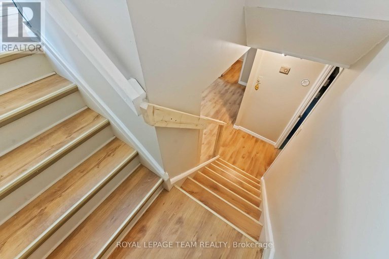 29038836/1094-alenmede-crescent/fairfield-heights/ottawa/ontario/K2B8H3_24