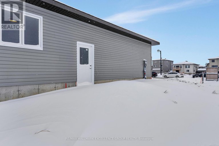 29029811/1117-bronze-lot-105-avenue/clarencerockland-twp/clarence-rockland/ontario/K4K0N4_45