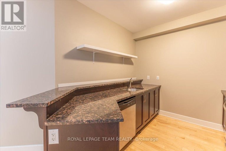 29565289/9-balsam-street/west-centre-town/ottawa/ontario/K1R7K6_14