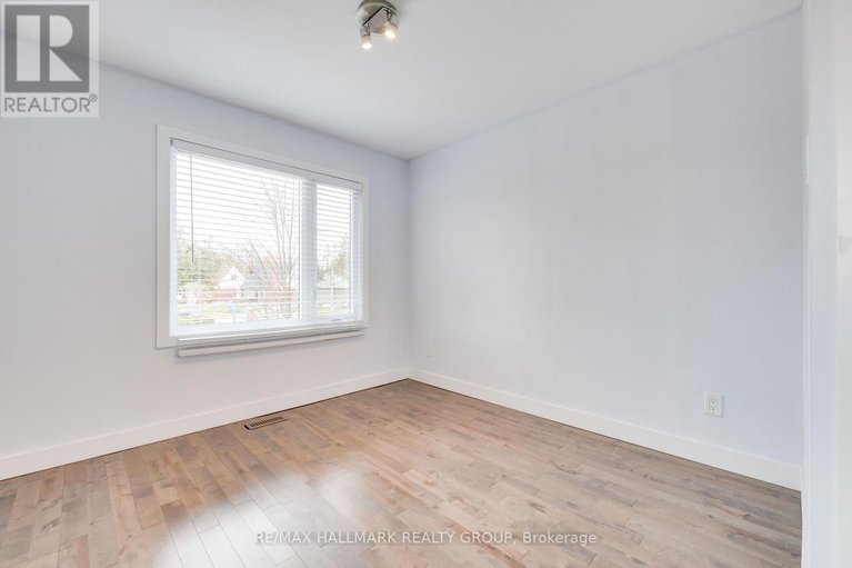 28765719/900-wingate-drive/elmvale-acresurbandale/ottawa/ontario/K1G1S5_26