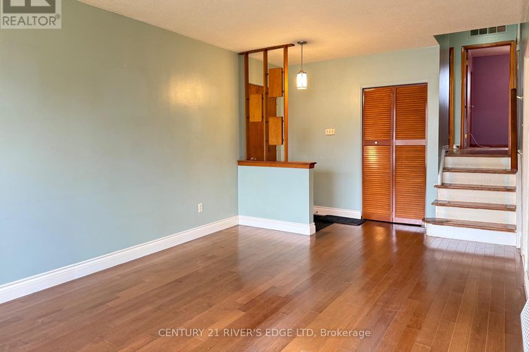 29085138/2527-needham-crescent/brookfield-gardens/ottawa/ontario/K1V6K1_10