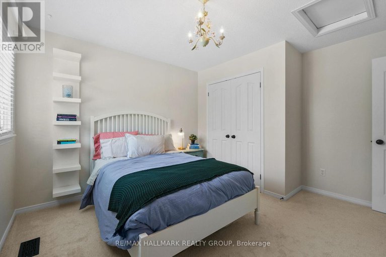 28704077/31-kyle-avenue/stittsville-central/ottawa/ontario/K2S1G9_28