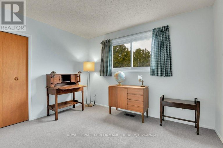 29678423/2218-aster-street/urbandale-acres/ottawa/ontario/K1H6R6_22