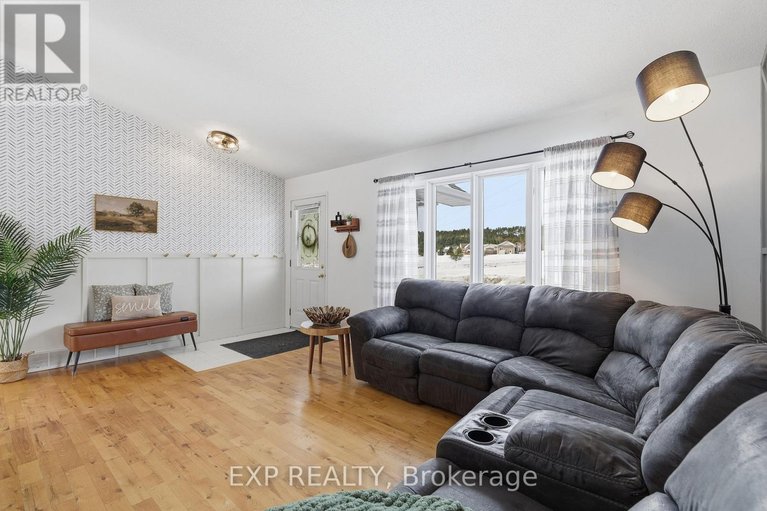 29437071/2174-lemery-street/clarencerockland-twp/clarence-rockland/ontario/K0A1E0_8