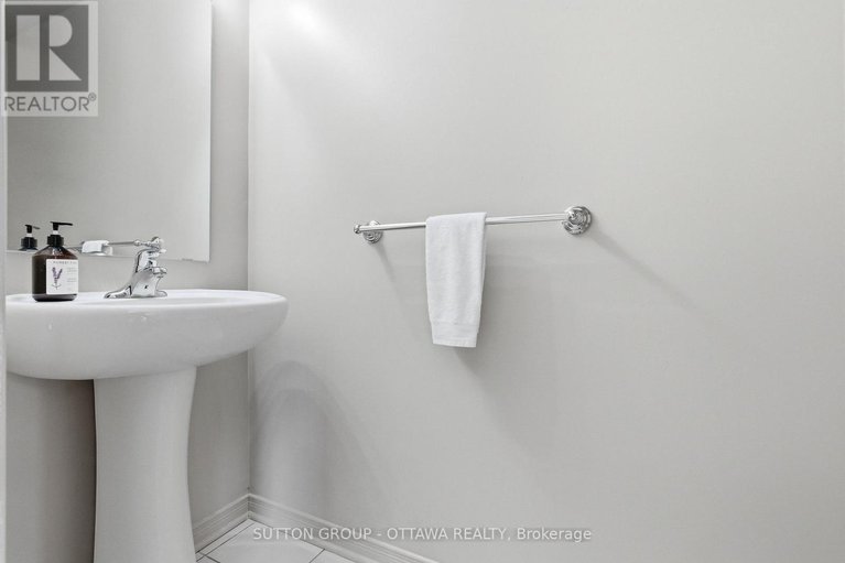 29328129/249-fir-lane/kemptville/north-grenville/ontario/K0G1J0_16