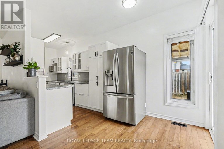 29555380/689-vermillion-drive/riverside-southgloucester-glen/ottawa/ontario/K1V1W2_12