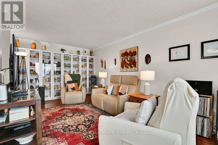 29376844/95-837-eastvale-drive/beaconwood/ottawa/ontario/K1J7T5_8