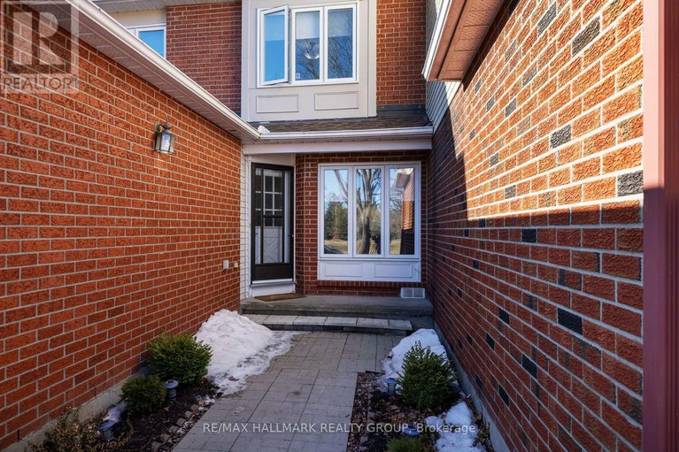 28087558/18-1964-wildflower-drive/queenswood-heights-south/ottawa/ontario/K1E3V4_2