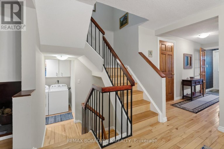 29607397/7925-jeanne-darc-boulevard-n/orleans-wood/ottawa/ontario/K1C2C7_13