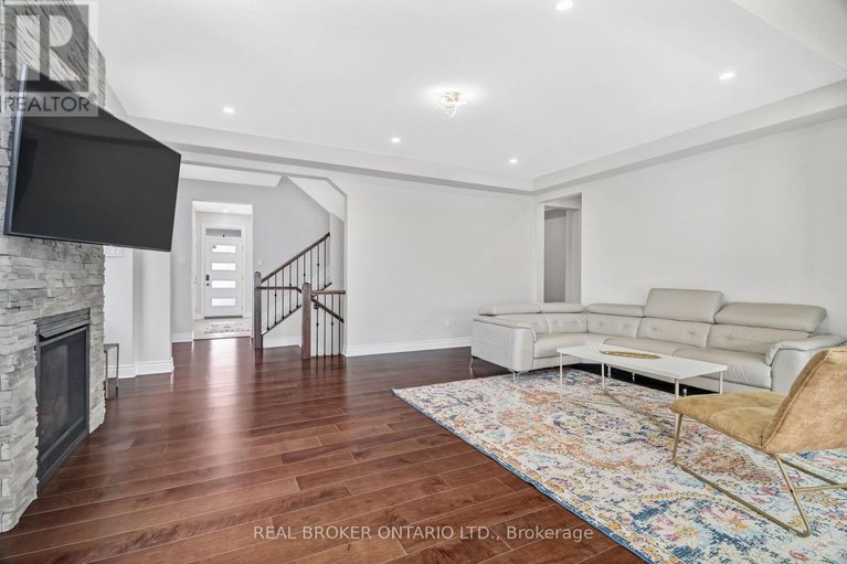 29417317/642-continental-avenue/emerald-meadowstrailwest/ottawa/ontario/K2S1B6_4