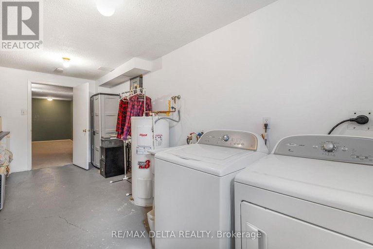 28888821/110-1825-marsala-crescent/fallingbrookpineridge/ottawa/ontario/K4A2E7_24