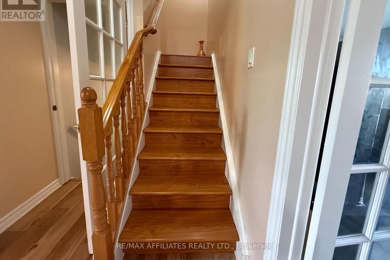 28764213/295-pintail-terrace/chatelaine-village/ottawa/ontario/K1E1Z9_15