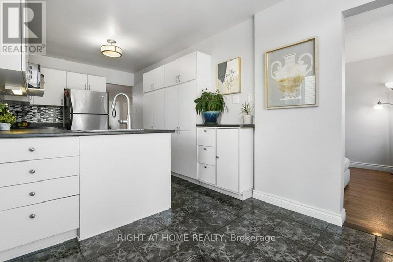 29634429/223-longshire-circle/longfields/ottawa/ontario/K2J4K8_12