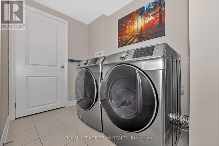 28666129/887-kilbirnie-drive/half-moon-bay/ottawa/ontario/K2J6G6_25