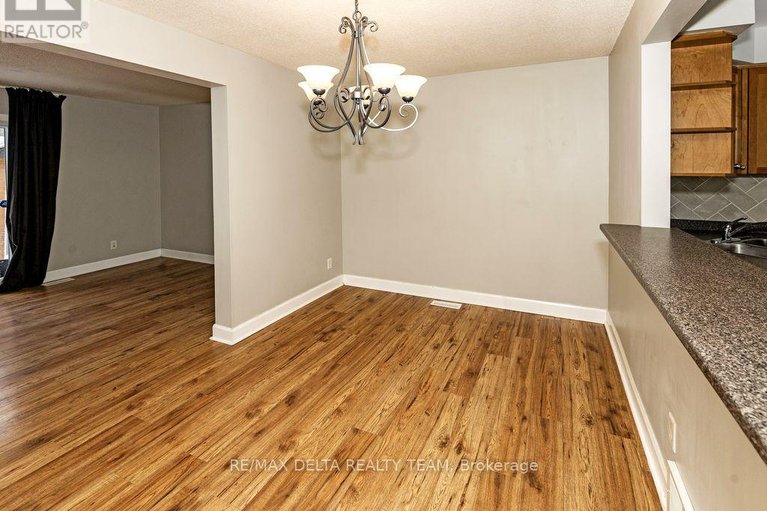 28521116/3024-fairlea-crescent/heron-gateindustrial-park/ottawa/ontario/K1V8T7_10
