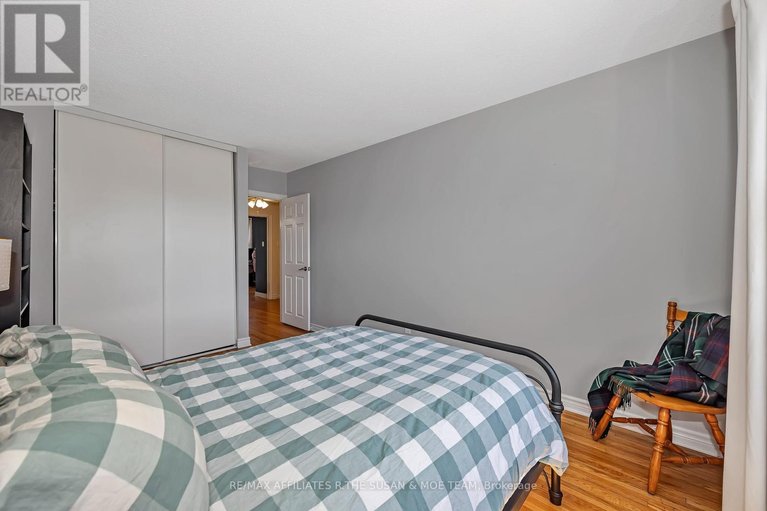 29682190/35-monterey-drive/leslie-park/ottawa/ontario/K2H7A9_22