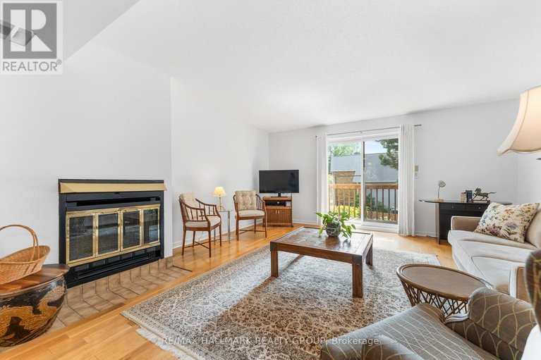 29486310/1916-russell-road/elmvale-acres/ottawa/ontario/K1G1L6_2