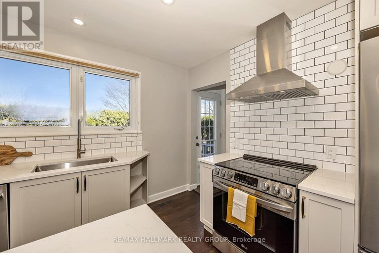 29670694/1138-sherman-drive/bel-air-heights/ottawa/ontario/K2C2M4_17