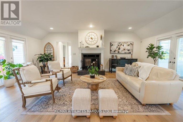 29664114/18537-stonehouse-point-road/south-glengarry-charlottenburgh-twp/south-glengarry/ontario/K6H5R5_4