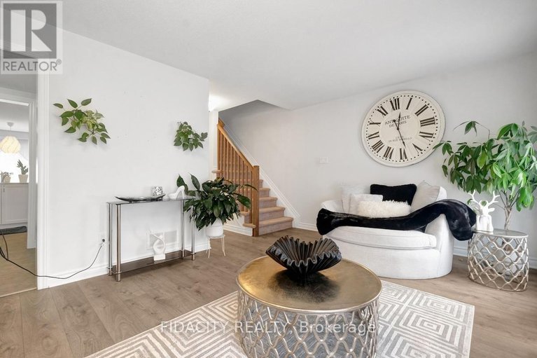 28749248/111-gelderland-private/emerald-meadowstrailwest/ottawa/ontario/K2V0H8_13