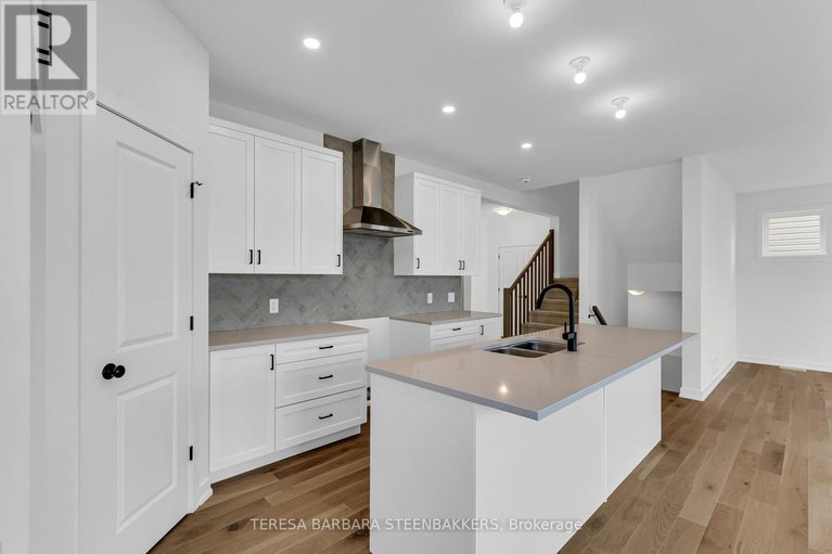28424668/783-kenny-gordon-avenue/riverside-southgloucester-glen/ottawa/ontario/K4M0V2_11