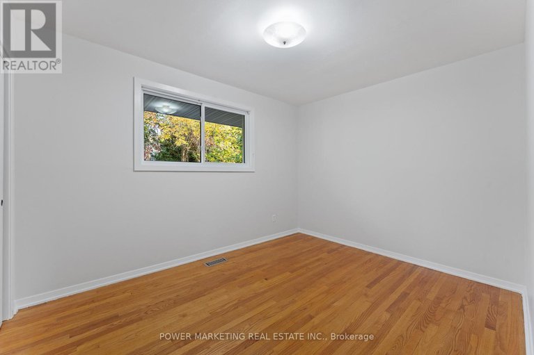 28969285/2372-riley-avenue/queensway-terrace-southridgeview/ottawa/ontario/K2C1J9_14
