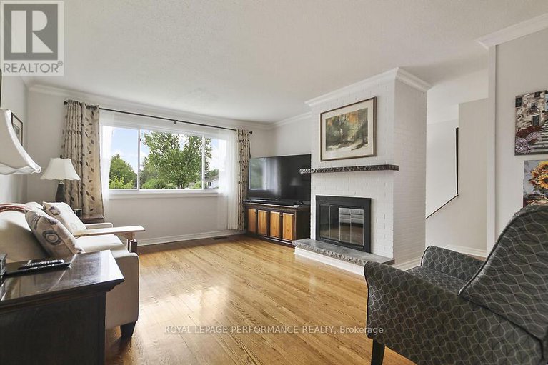 28628194/141-abbotsford-road/glencairnhazeldean/ottawa/ontario/K2L1C6_4