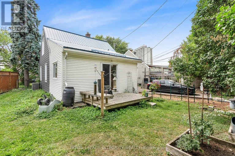 28965143/841-merivale-road/carlington/ottawa/ontario/K1Z5Z7_23