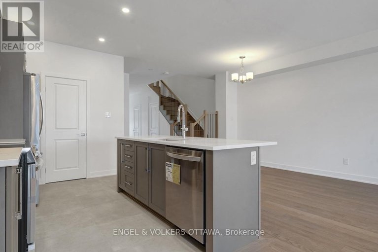 28958687/95-san-felice-circle/emerald-meadowstrailwest/ottawa/ontario/K2S2R9_16