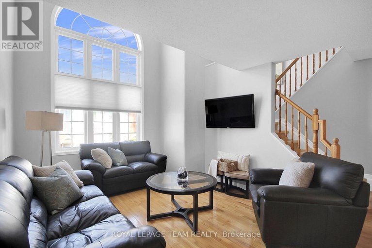 28988068/334-wiffen-private/westcliffe-estates/ottawa/ontario/K2H1G3_28