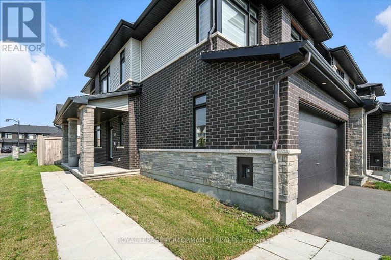28605726/665-cordelette-circle-w/mer-bleuebradley-estatesanderson-park/ottawa/ontario/K1W0P2_3