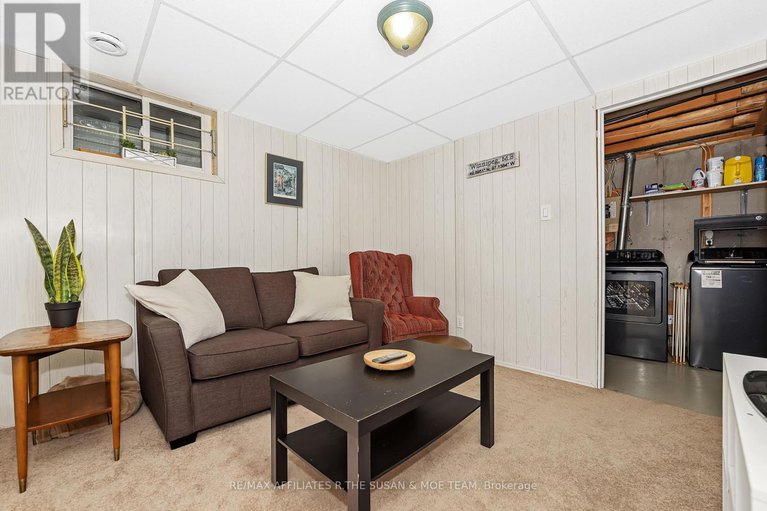 28555719/46-stokes-crescent/glencairnhazeldean/ottawa/ontario/K2L2Z4_33