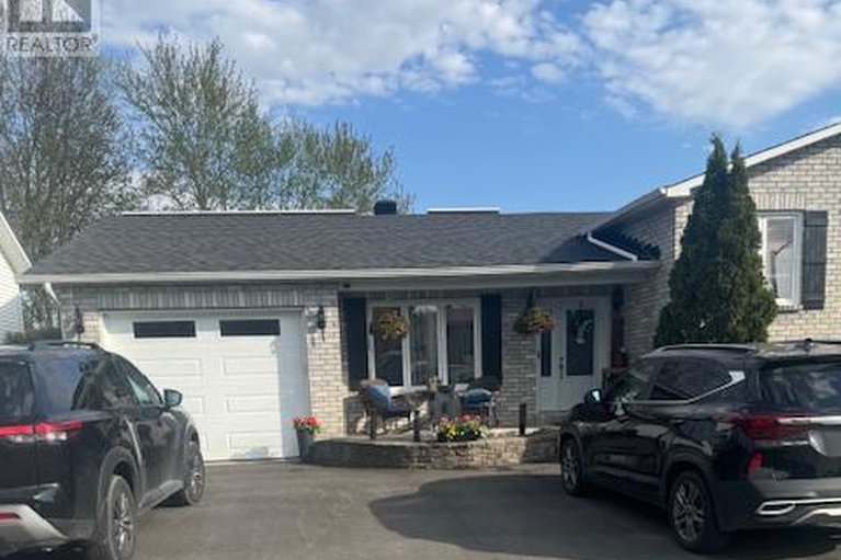 28325914/54-albert-street/embrun/russell/ontario/K0A1W0_2