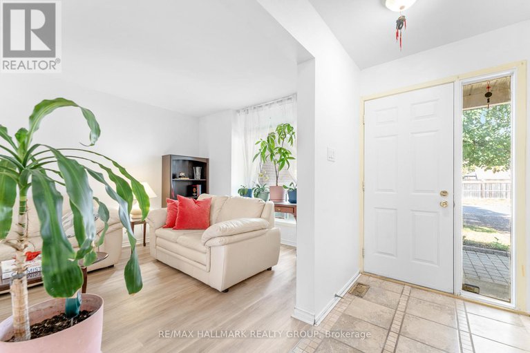 28819606/41-sovereign-avenue/craig-henrywoodvale/ottawa/ontario/K2G4W8_6