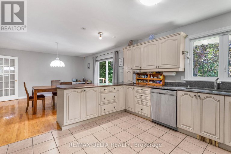 28835567/1115-golf-club-road-n/champlain-twp/champlain/ontario/K6A2R2_12