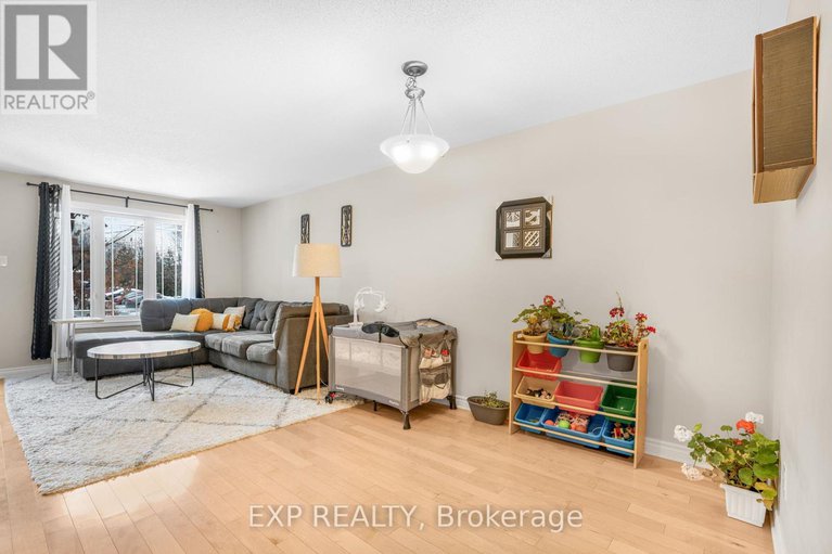 28164040/18-176-den-haag-drive/carson-meadows/ottawa/ontario/K1K2V7_12