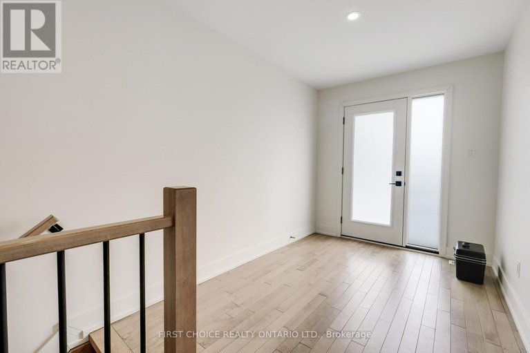 29428404/269-queen-mary-street/overbrookcastle-heights/ottawa/ontario/K1K1X1_27