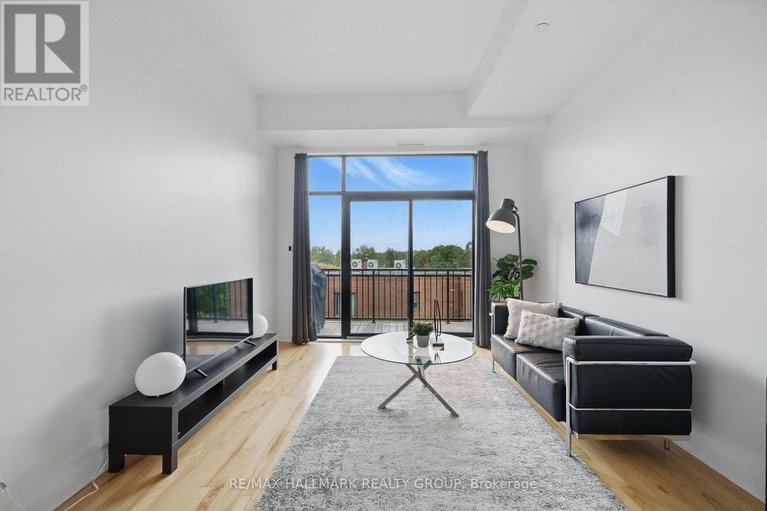 28613045/ph7-808-bronson-avenue/dows-lake/ottawa/ontario/K1S5A4_14