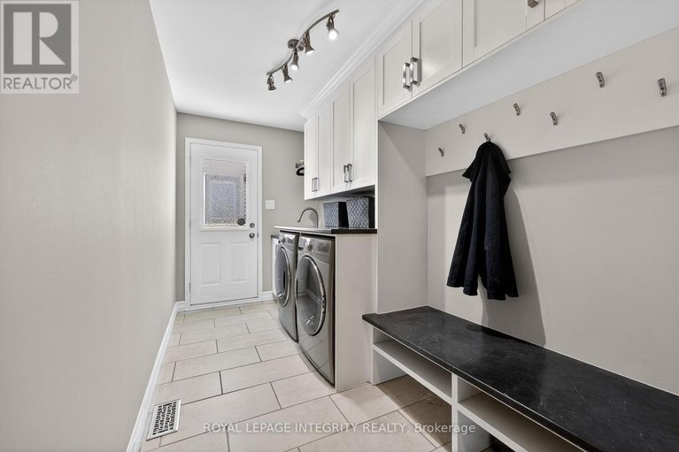 29364107/1380-diane-crescent/fallingbrookridgemount/ottawa/ontario/K4A2N8_21