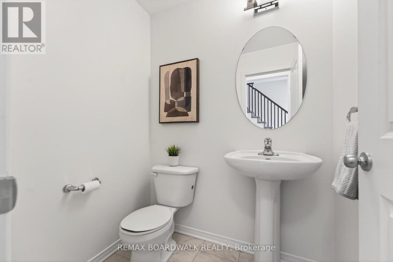 29438320/716-oakglade-avenue/emerald-meadowstrailwest/ottawa/ontario/K2M0B3_19